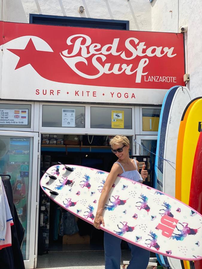 نزل فامارافي Red Star Surf & Yoga Camp Lanzarote المظهر الخارجي الصورة