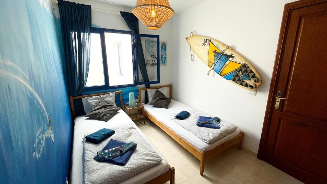 نزل فامارافي Red Star Surf & Yoga Camp Lanzarote المظهر الخارجي الصورة