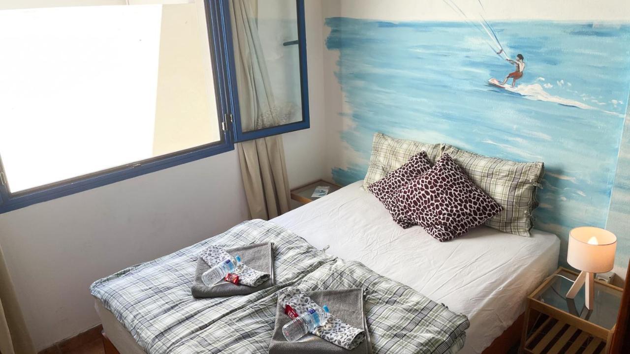 نزل فامارافي Red Star Surf & Yoga Camp Lanzarote المظهر الخارجي الصورة