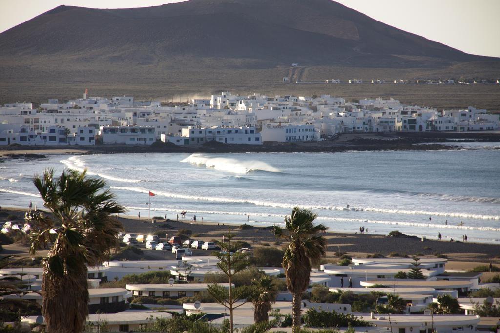 نزل فامارافي Red Star Surf & Yoga Camp Lanzarote المظهر الخارجي الصورة
