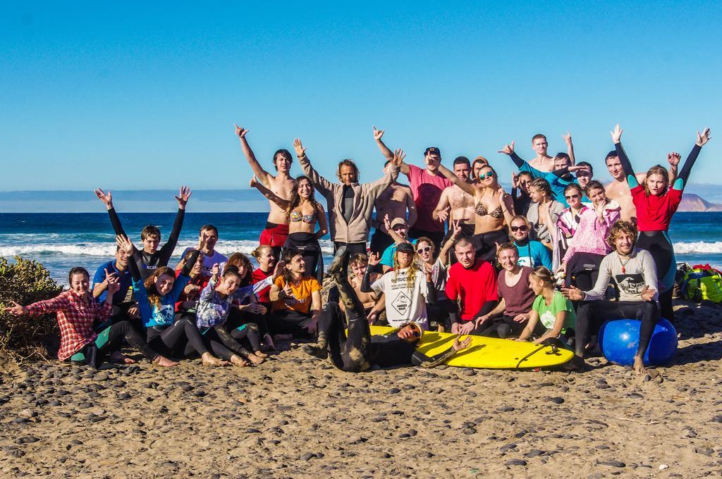 نزل فامارافي Red Star Surf & Yoga Camp Lanzarote المظهر الخارجي الصورة